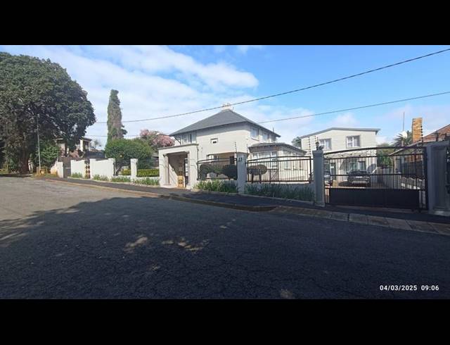 4 BEDROOM HOUSE FOR SALE IN KENSINGTON